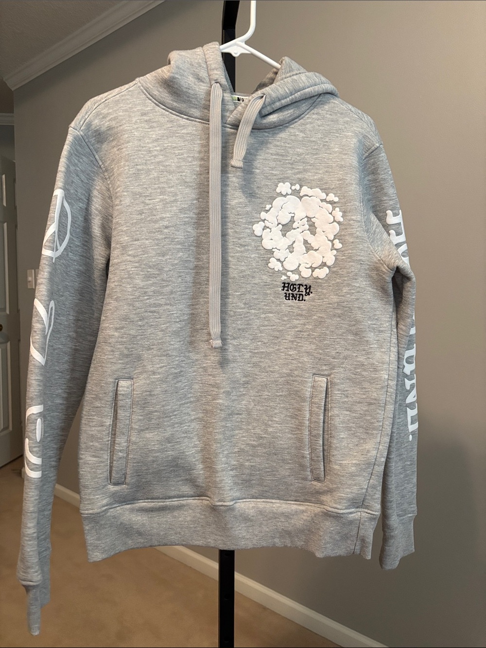 HOLY UND SWEATSHIRT